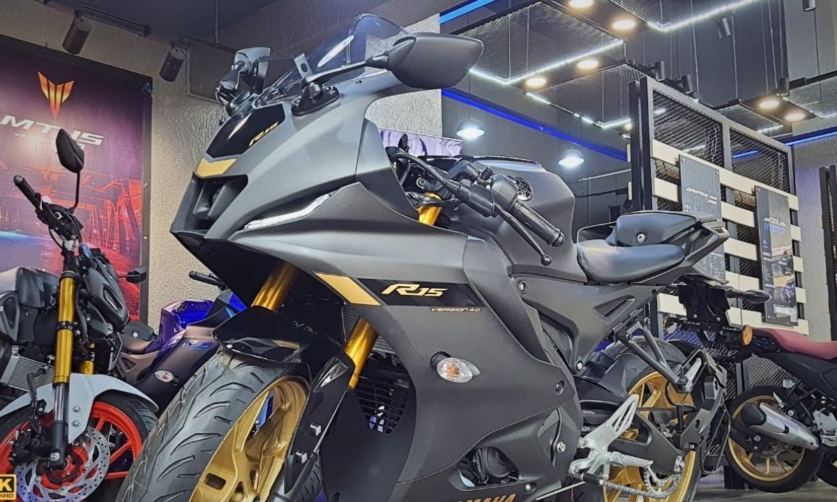 Yamaha R15 V4